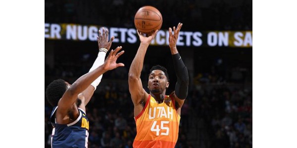 Donovan Mitchell anotó 57 puntos y no le dio una victoria al equipo Donovan Mitchell anotó 57 puntos y no le dio una victoria al equipo